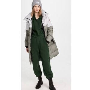 ❌ SOLD ❌ NWT CANADA GOOSE Women’s Byward Parka M, two tone in Light Grey & Sage!